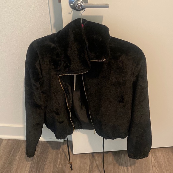 NWT faux fur jacket - Picture 2 of 5